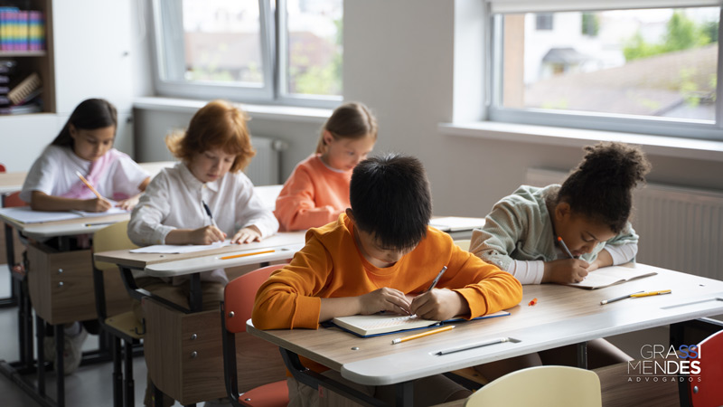 Indenização: escola paga por omissão de informações