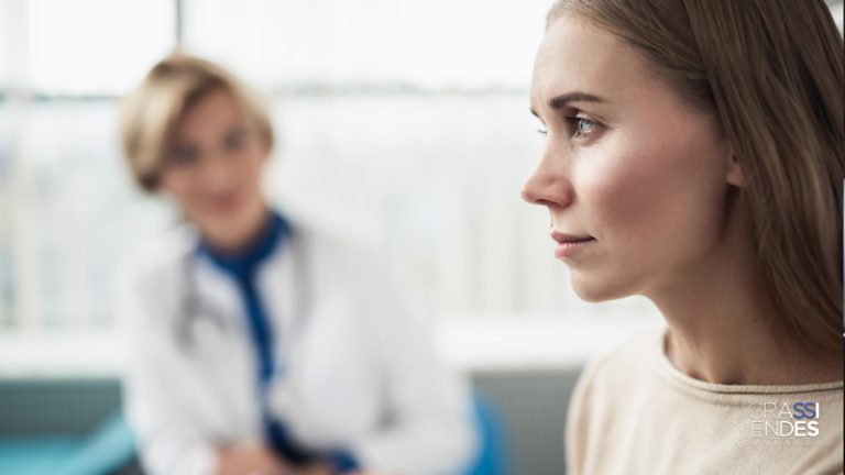 Mulher com HIV Obtém Benefício para Deficiência Reconhecido - Grassi Mendes Advogados